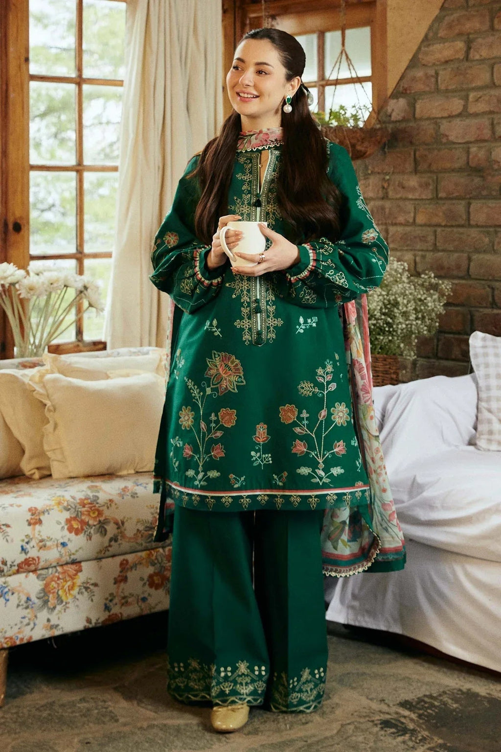 Elegant Dhanak 3-Piece Unstitched Embroidered Suit