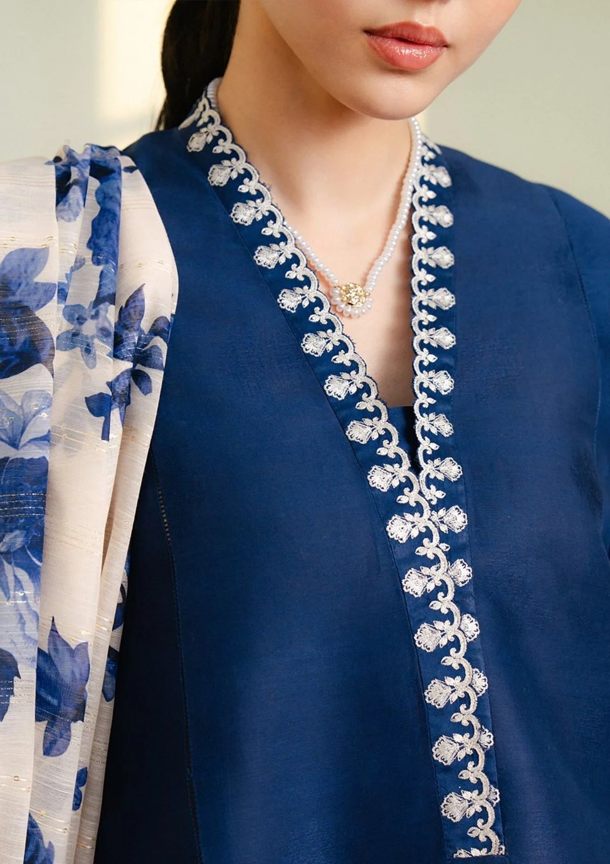 Wool Shawl Dhanak 3-Piece Heavy Embroidered Suit
