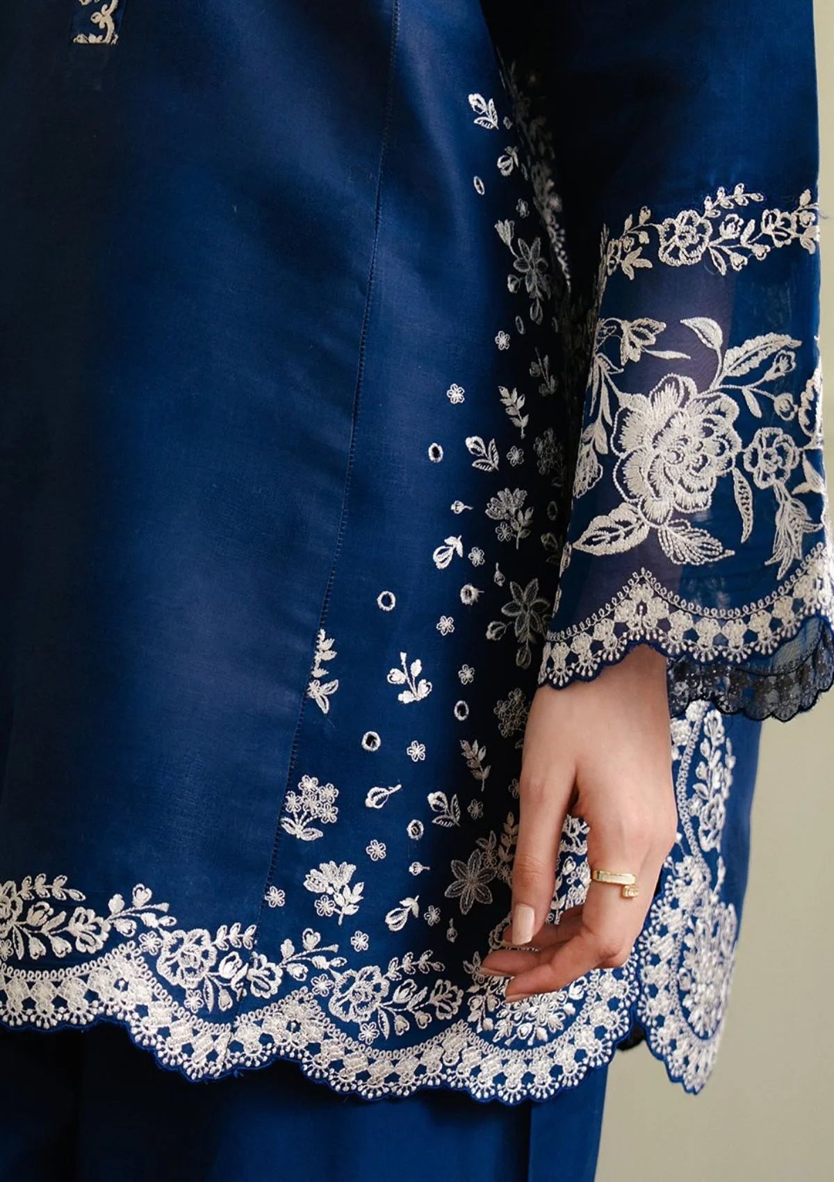 Wool Shawl Dhanak 3-Piece Heavy Embroidered Suit