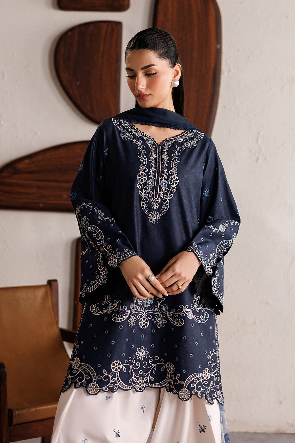 Iznik- 3PC DHANAK EMBROIDERED SHIRT WITH TWILL PRINTED SHAWL AND EMBROIDERED TROUSER