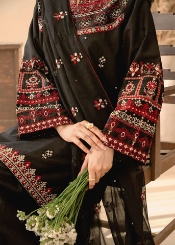 BATIK
WEAR BY THE GORGEOUS ACTRESS KAINAT ASLAM