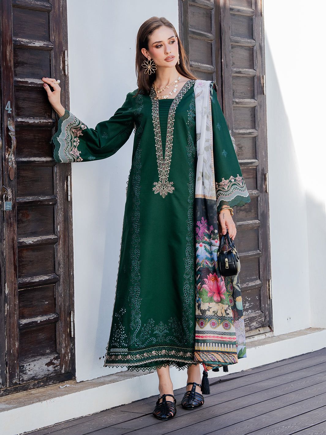IZEL_WEAR_ BY_THE GORGEOUS ACTRESS