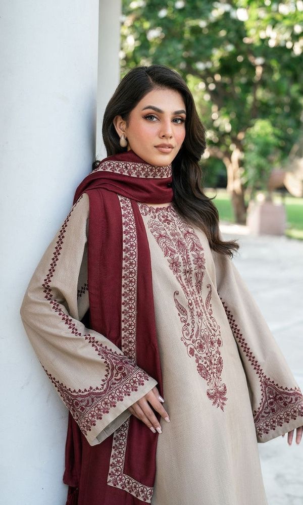 Sapphrie - Dhanak 3-Piece Unstitched Embroidered Suit